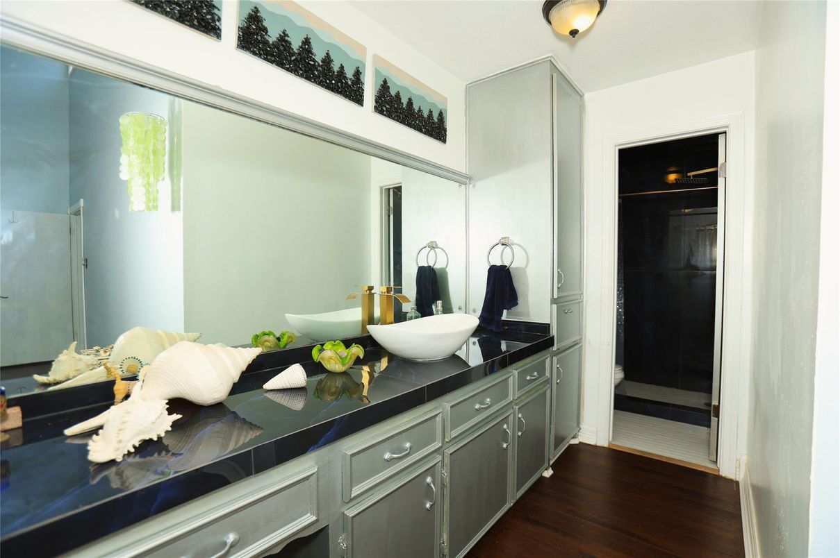 Bathroom, Interior, Wood Texture Flooring