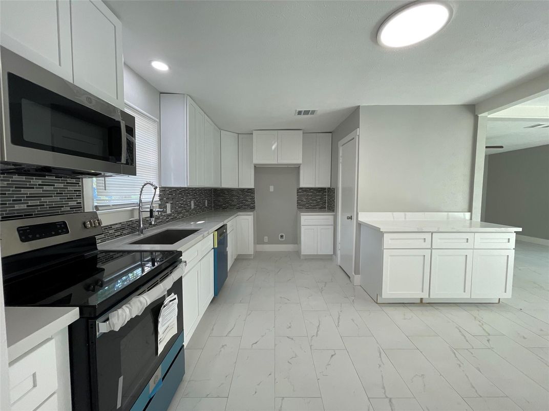 Interior, Kitchen, Marble, Recessed Lighting