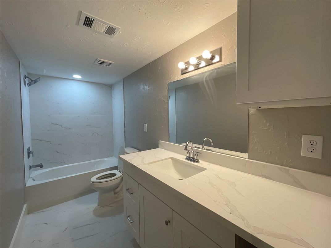 Bathroom, Interior, Marble, Recessed Lighting