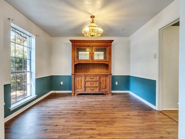 Chandelier, Empty room, Interior, Wood Texture Flooring