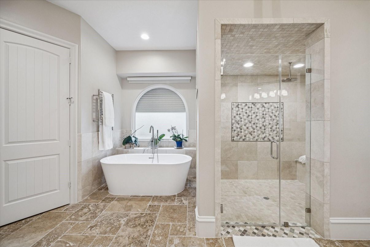 Bathroom, Free Standing Baths, Glass Shower, Interior, Recessed Lighting