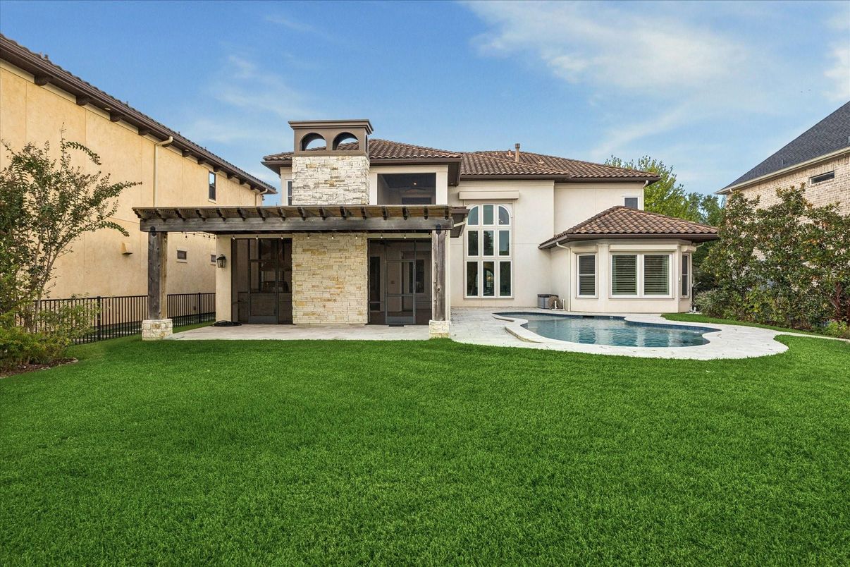 Backyard, Exterior, Pool