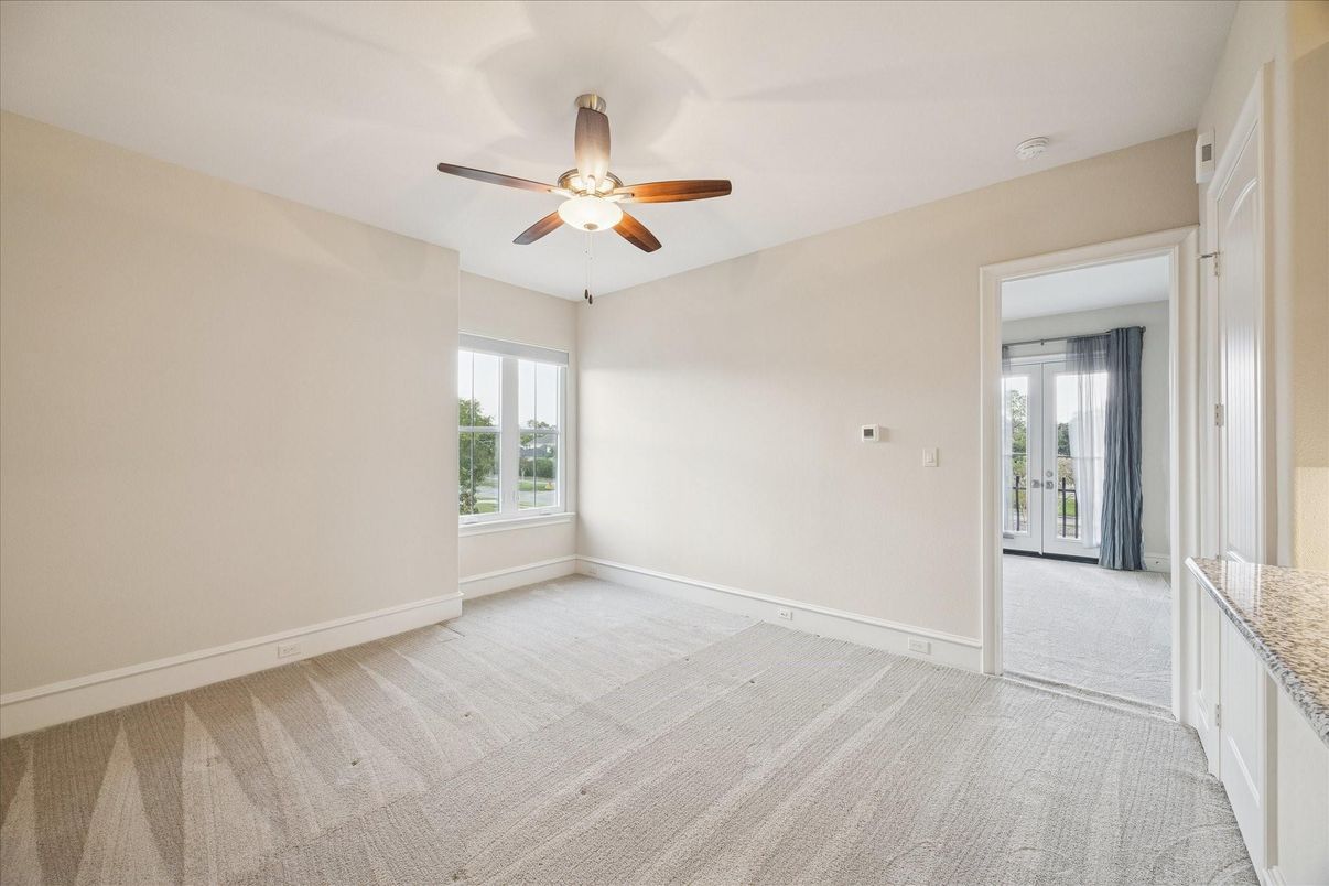 Empty room, Interior