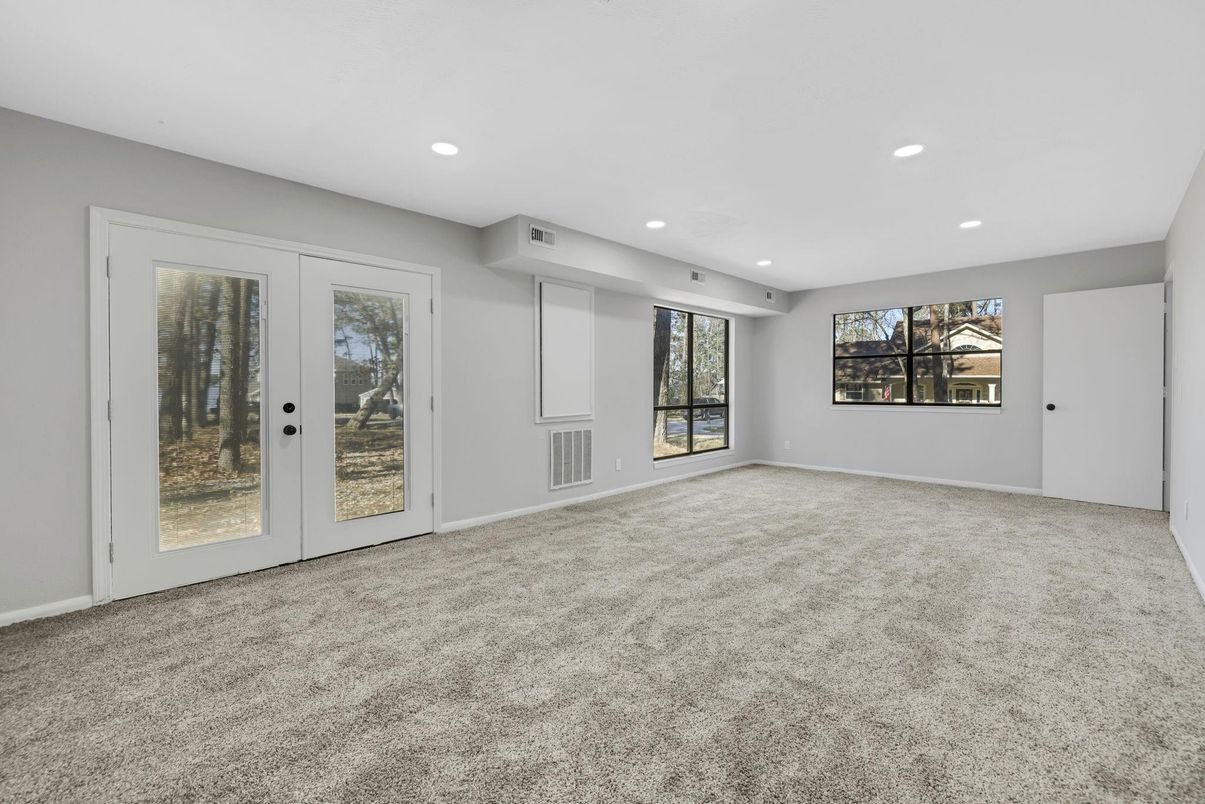 Empty room, Interior, Recessed Lighting