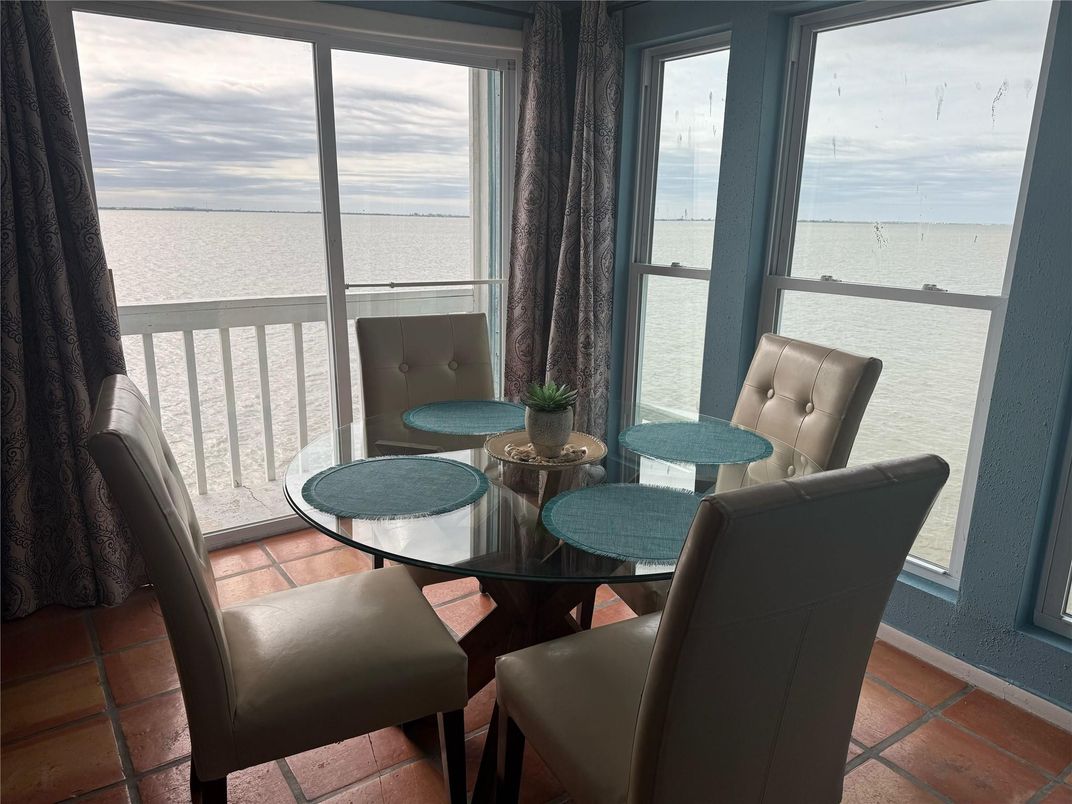 Dining room, Interior, Water