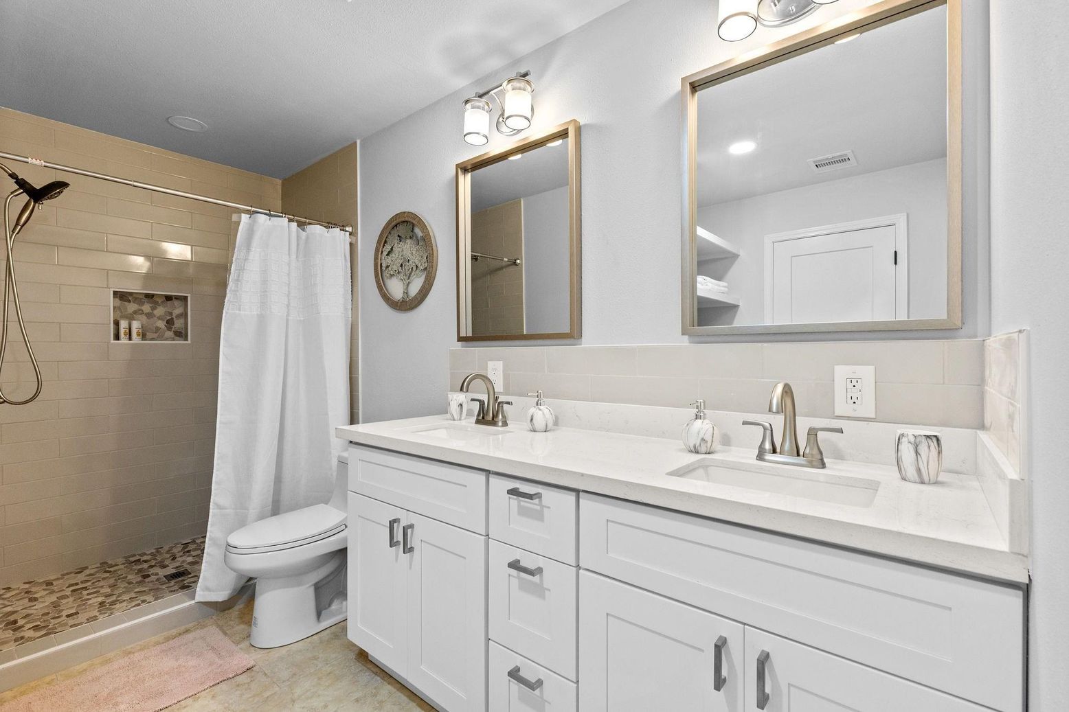 Bathroom, Dual Sink Vanities, Interior, Recessed Lighting