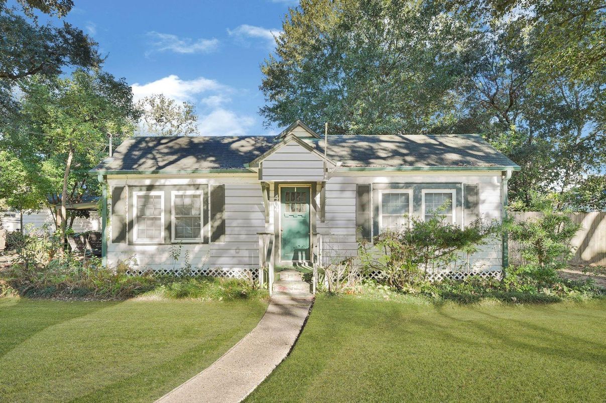 Exterior, Facade, Cape Cod