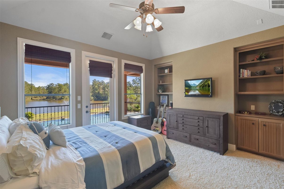 Bedroom, Interior, Water