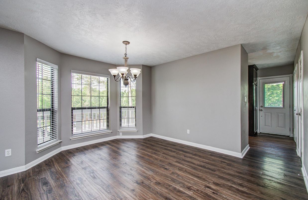 Chandelier, Empty room, Interior, Wood Texture Flooring
