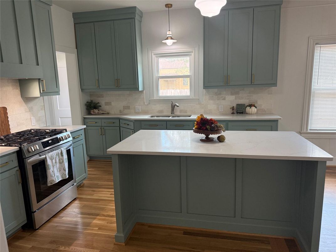 Interior, Kitchen, Pendant Lights, Stainless Steel Appliances, Wood Texture Flooring