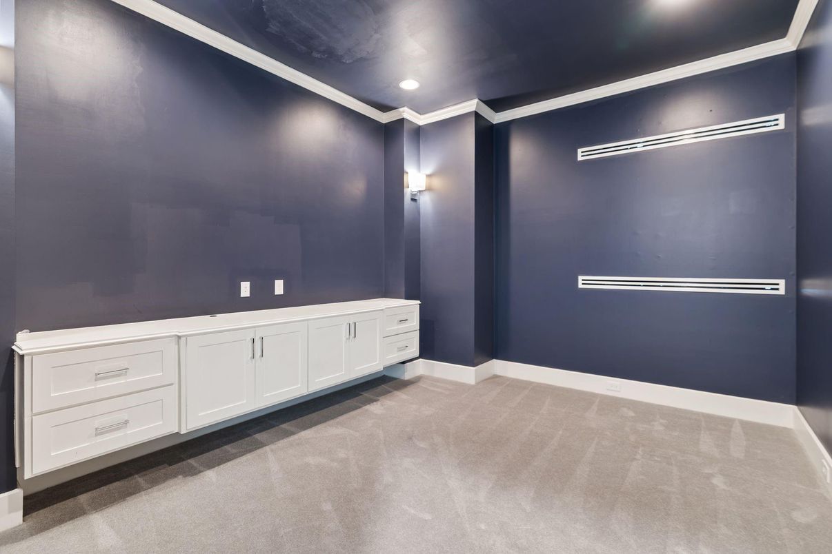 Empty room, Interior, Recessed Lighting