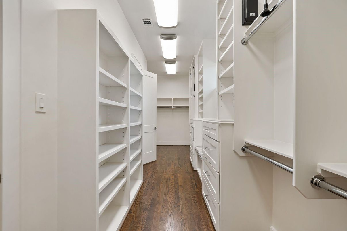 Interior, Walk-in Closets, Wood Texture Flooring