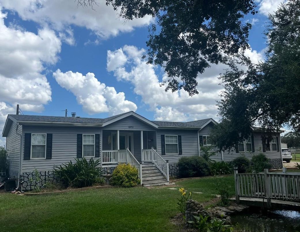 Backyard, Exterior, Facade, Ranch