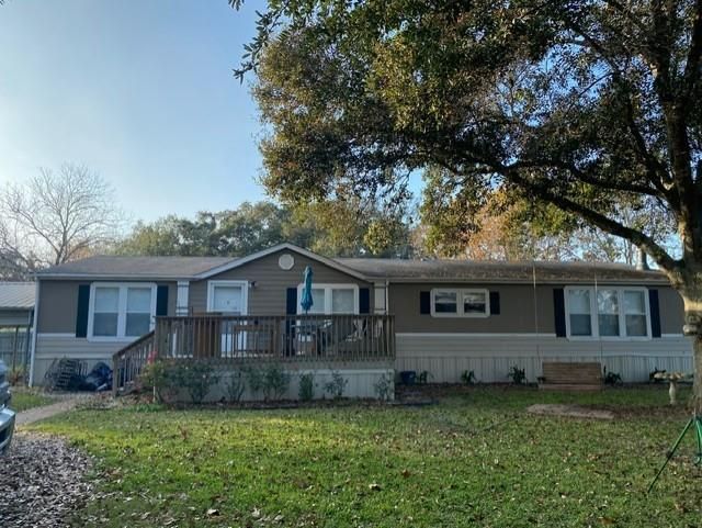 Backyard, Exterior, Facade, Ranch