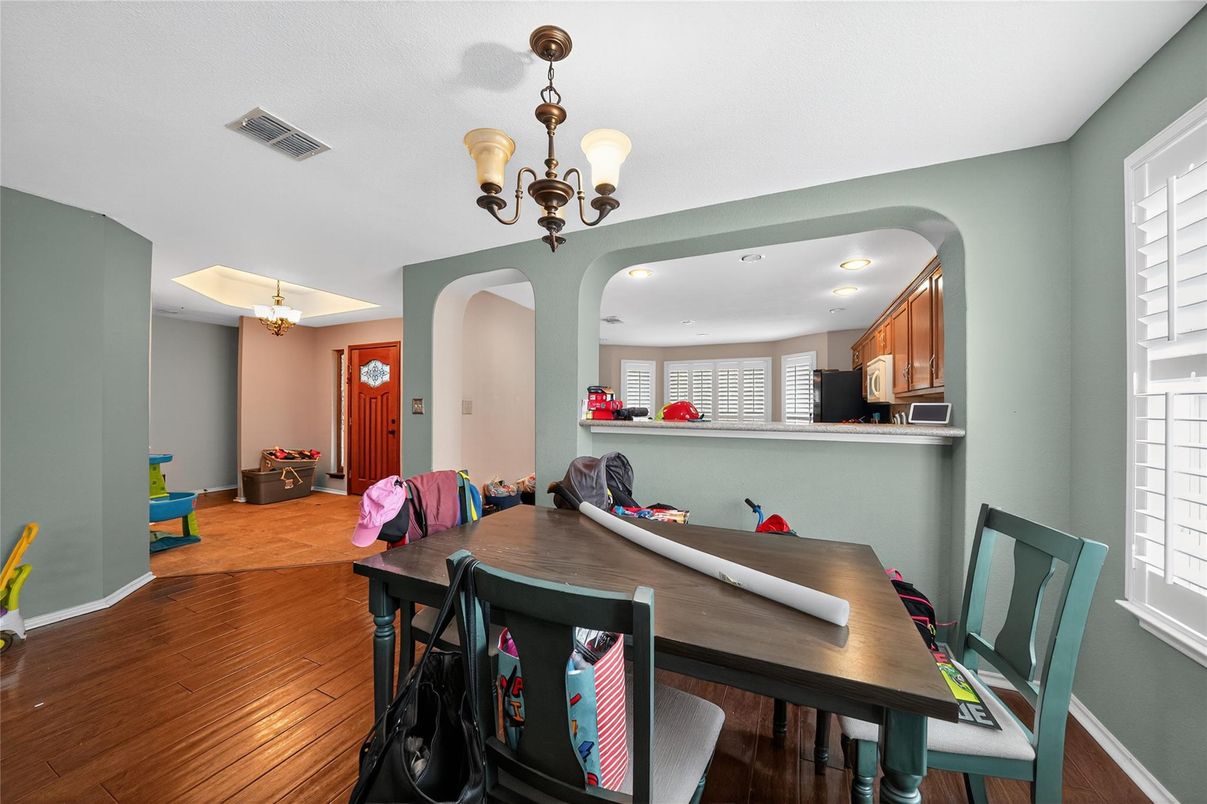 Chandelier, Dining room, Interior, Recessed Lighting, Wood Texture Flooring