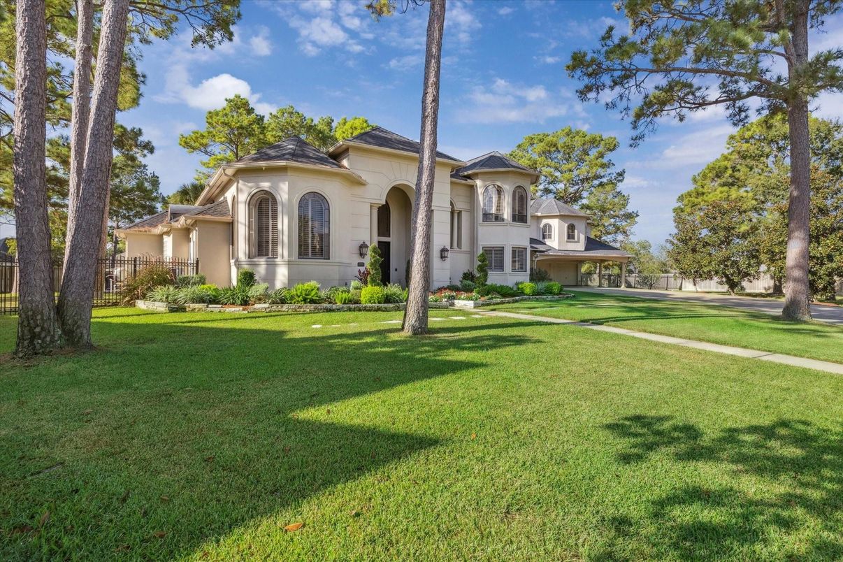 Backyard, Exterior, Facade, Mediterranean