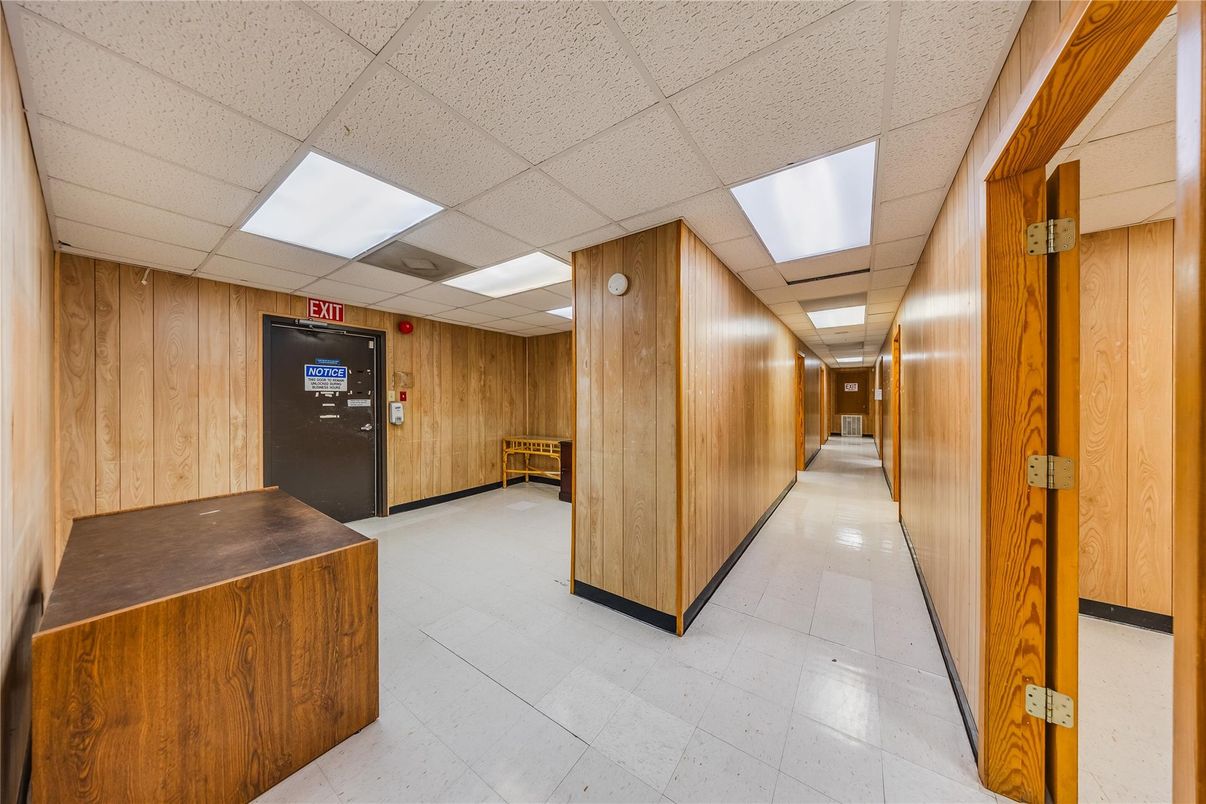 Interior, Recessed Lighting, Wooden Walls