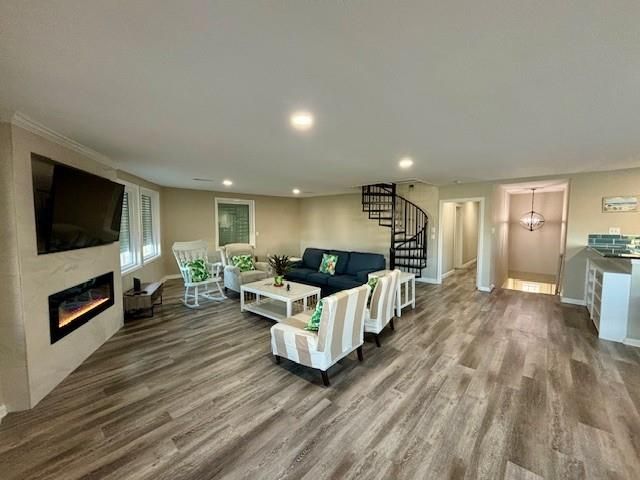 Fireplace, Interior, Living room, Pendant Lights, Recessed Lighting, Wood Texture Flooring