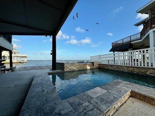 Exterior, Pool, Water