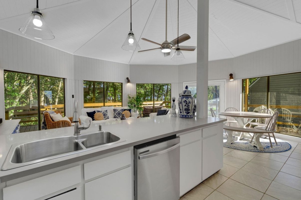 Dining room, Interior, Kitchen, Pendant Lights