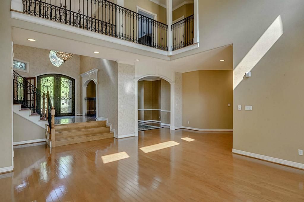 Chandelier, Interior, Recessed Lighting, Wood Texture Flooring