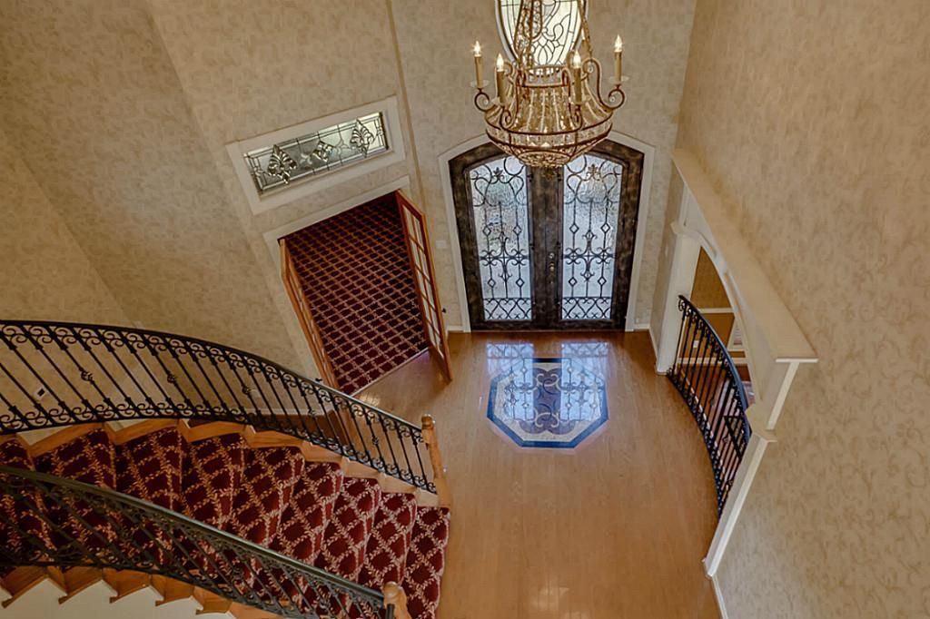 Chandelier, Interior, Wood Texture Flooring