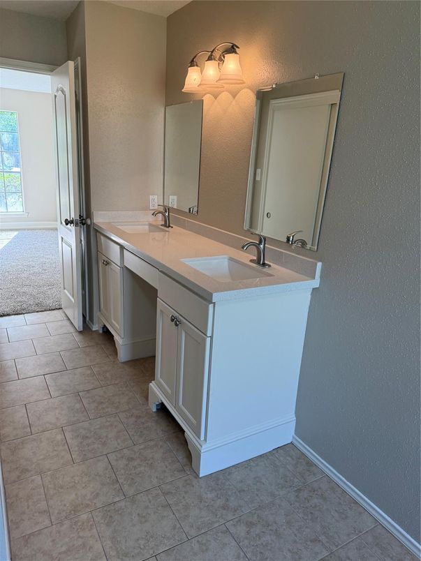 Bathroom, Dual Sink Vanities, Interior