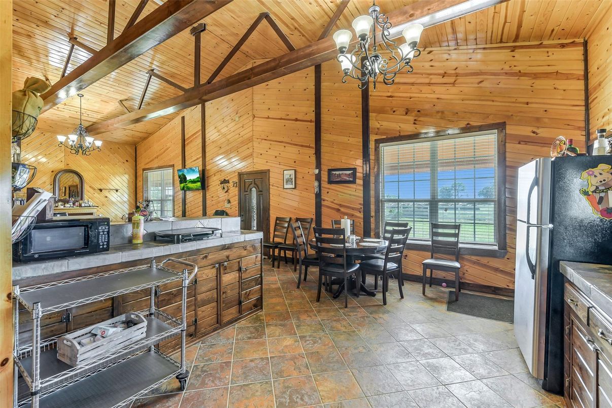 Chandelier, Dining room, Interior, Kitchen, Pendant Lights, Wooden Beams, Wooden Ceilings, Wooden Walls