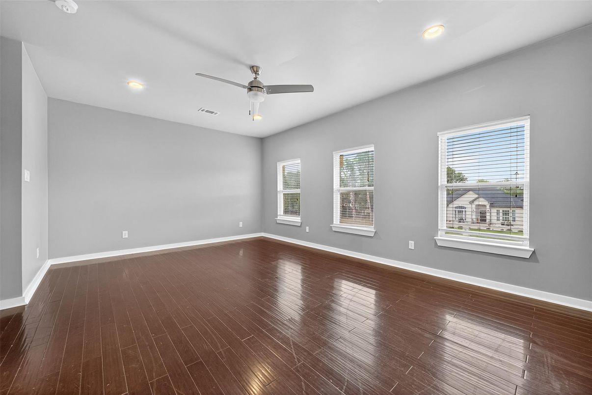 Empty room, Interior, Recessed Lighting, Wood Texture Flooring