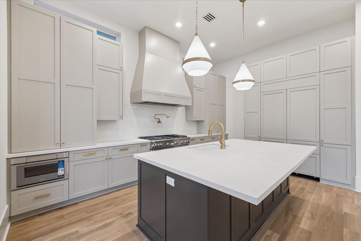 Interior, Kitchen, Pendant Lights, Recessed Lighting, Wood Texture Flooring