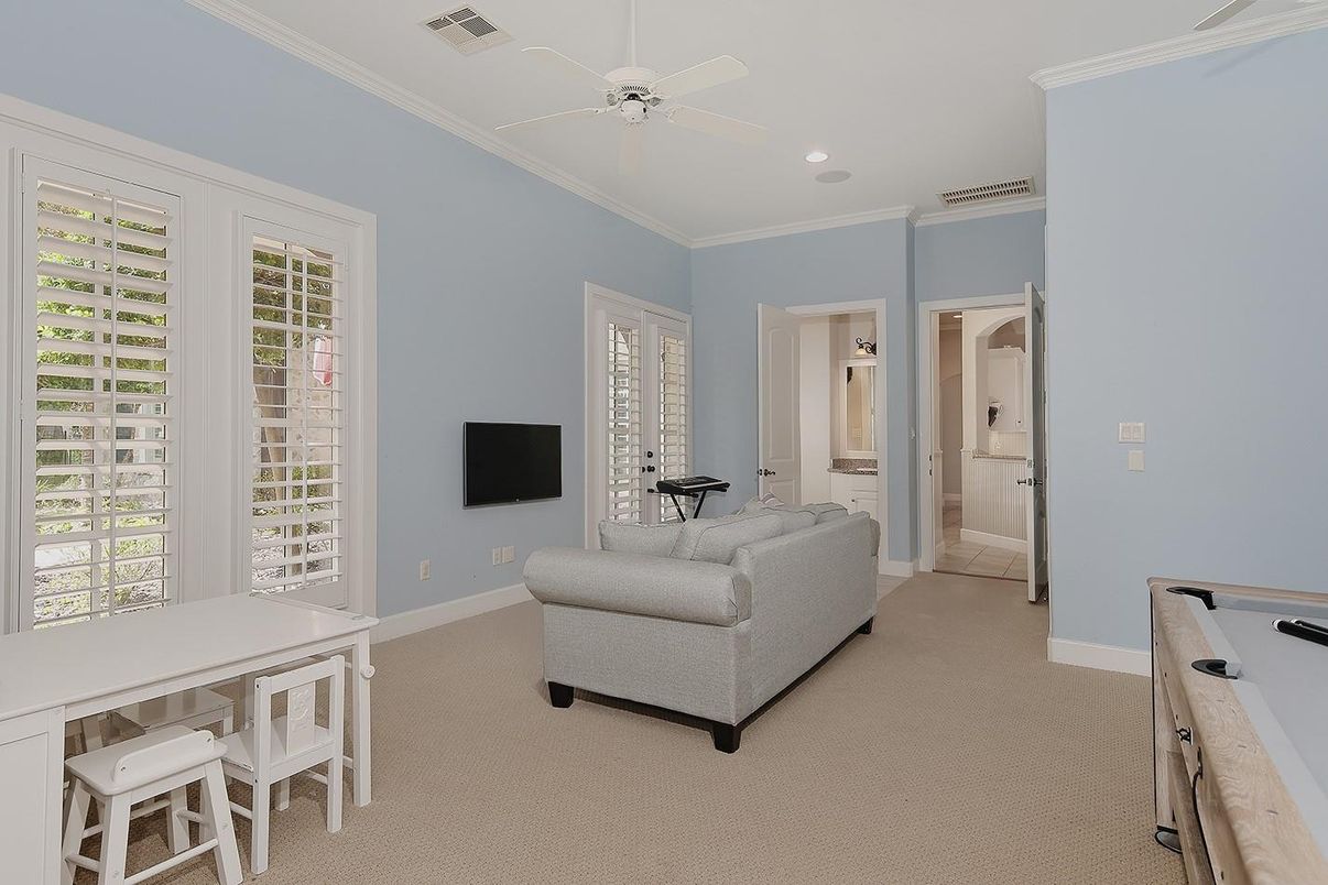 Game Room, Interior, Recessed Lighting