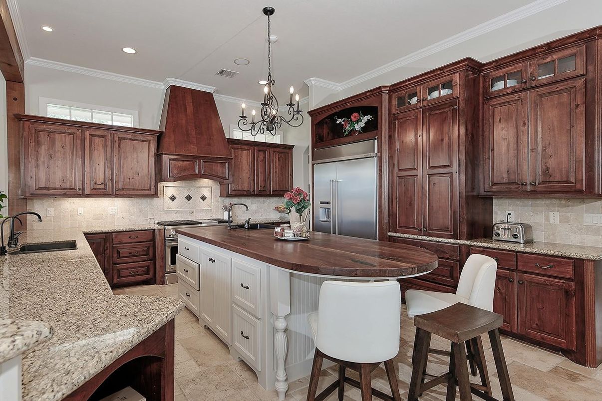 Chandelier, Interior, Kitchen, Recessed Lighting, Stainless Steel Appliances