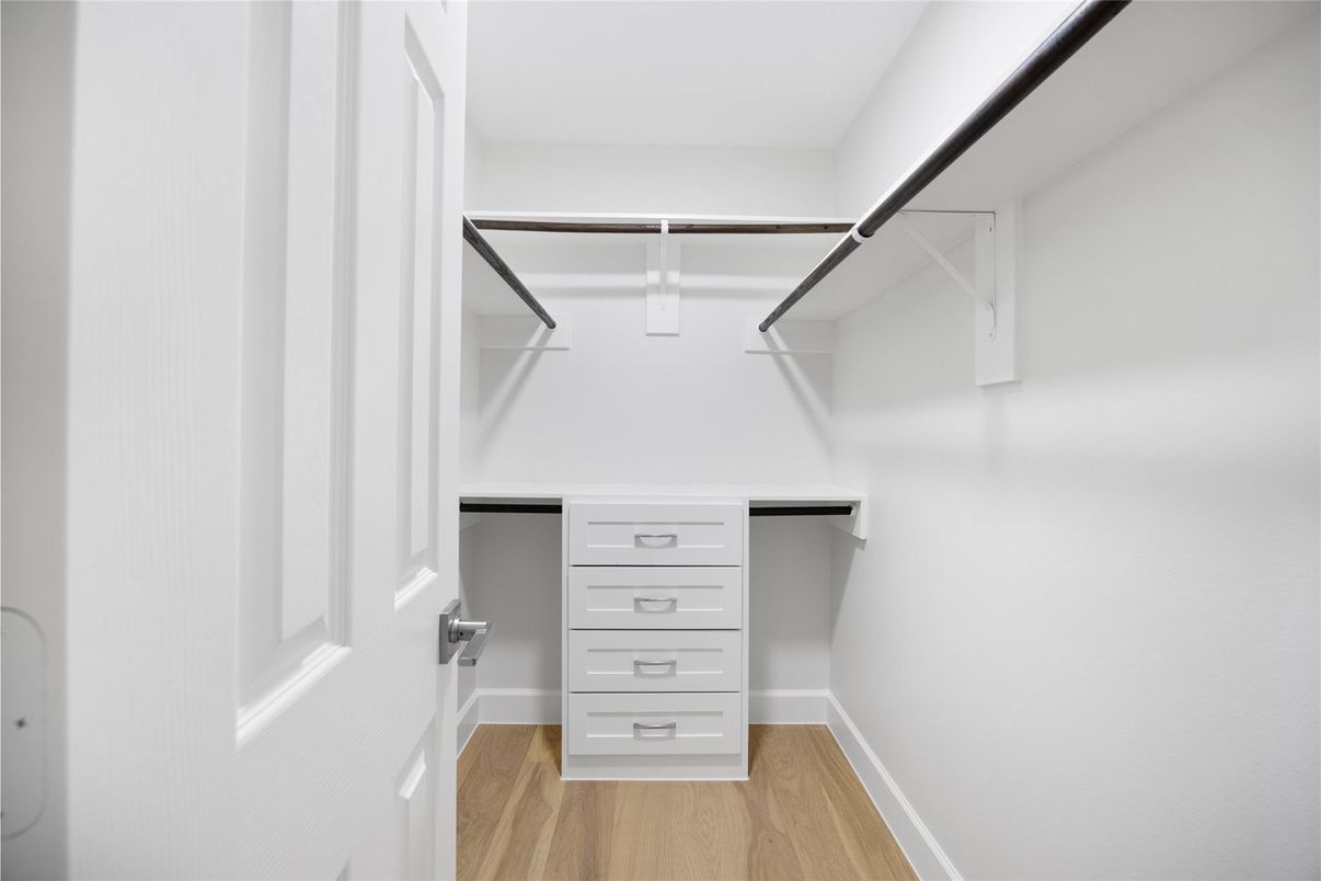 Interior, Walk-in Closets, Wood Texture Flooring