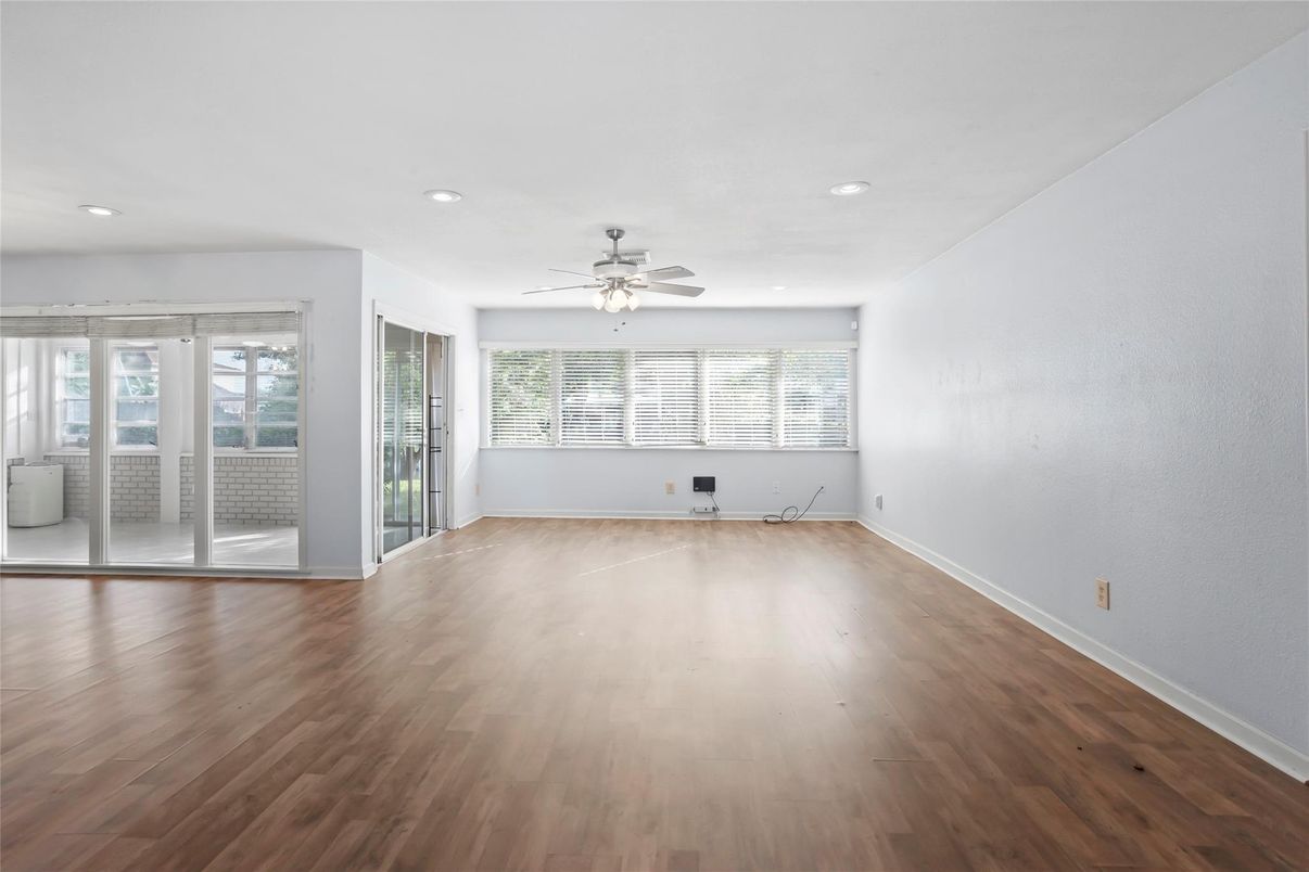 Empty room, Interior, Recessed Lighting, Wood Texture Flooring