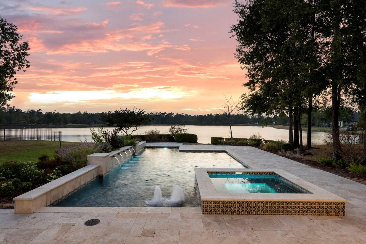 Exterior, Pool, Water