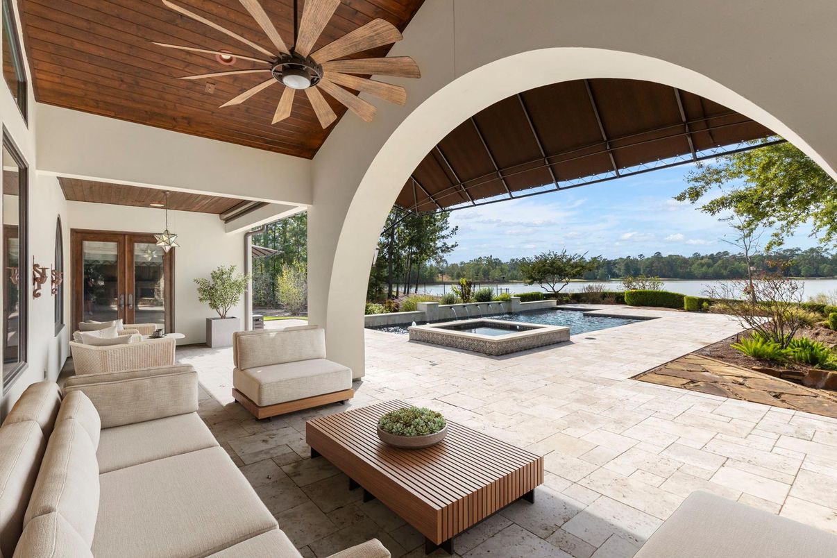 Exterior, Pool, Water