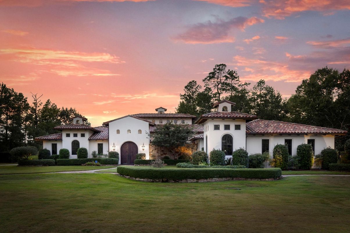 Backyard, Exterior, Facade, Spanish Mediterranean