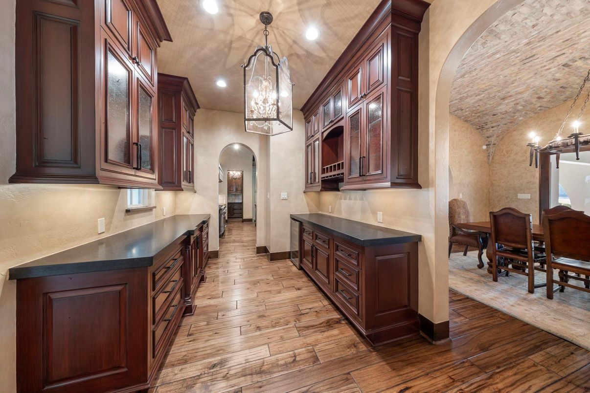 Chandelier, Dining room, Interior, Pendant Lights, Recessed Lighting, Wood Texture Flooring