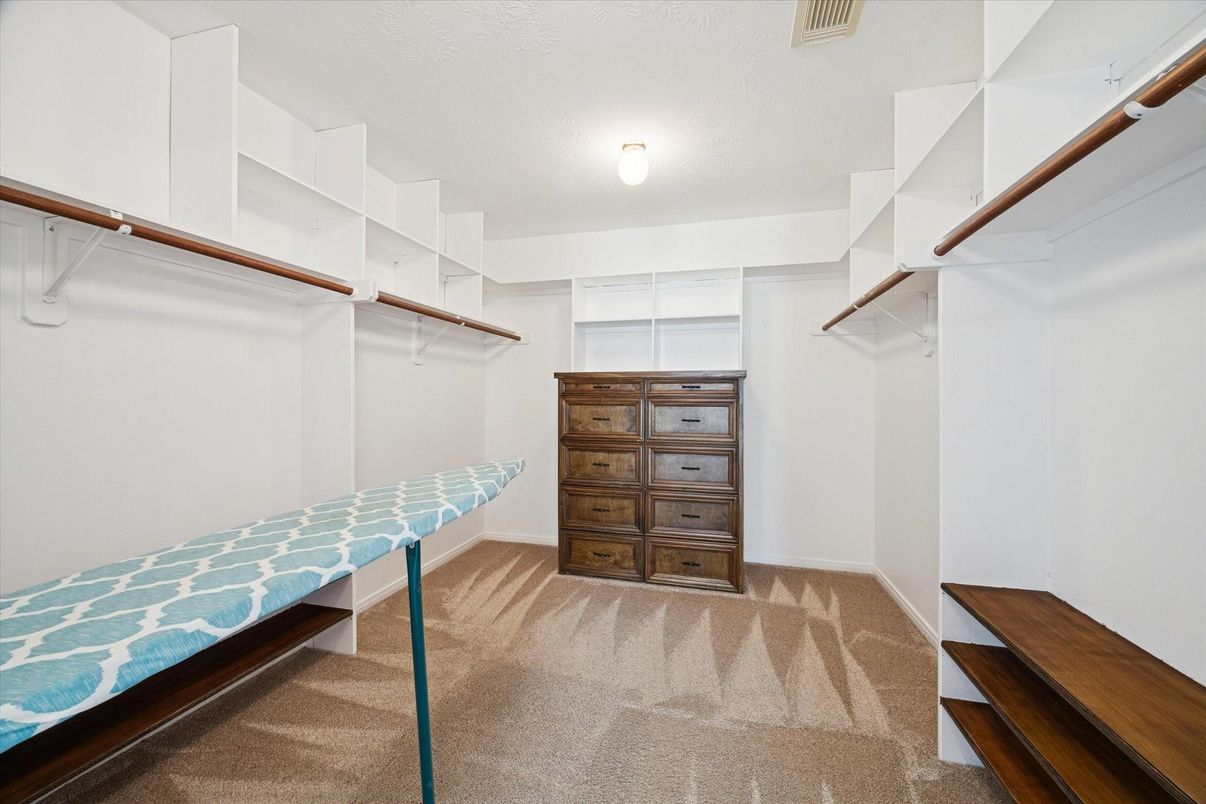 Interior, Walk-in Closets