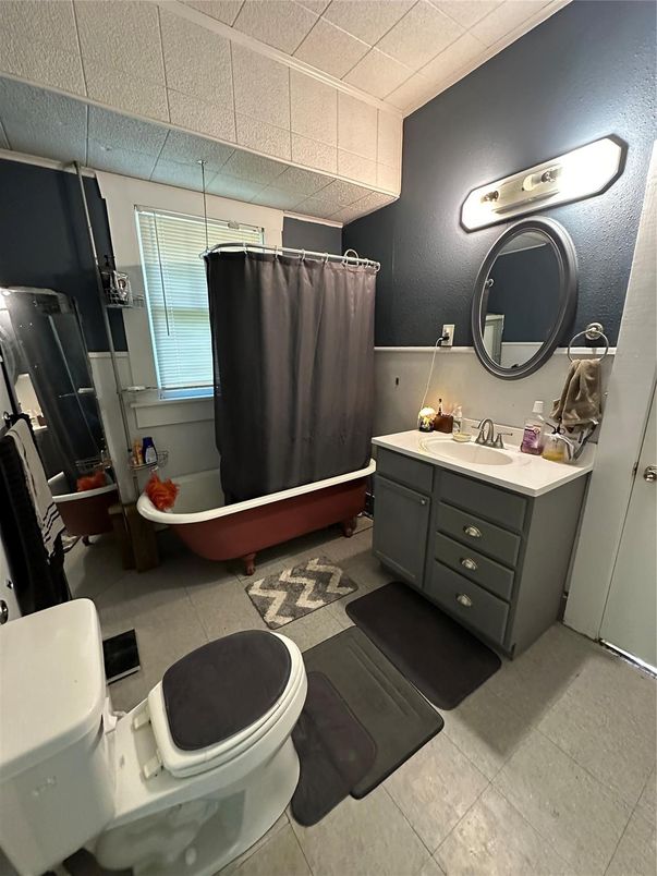 Bathroom, Free Standing Baths, Interior