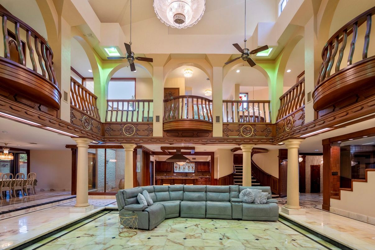 Dining room, Interior, Living room, Pendant Lights, Recessed Lighting