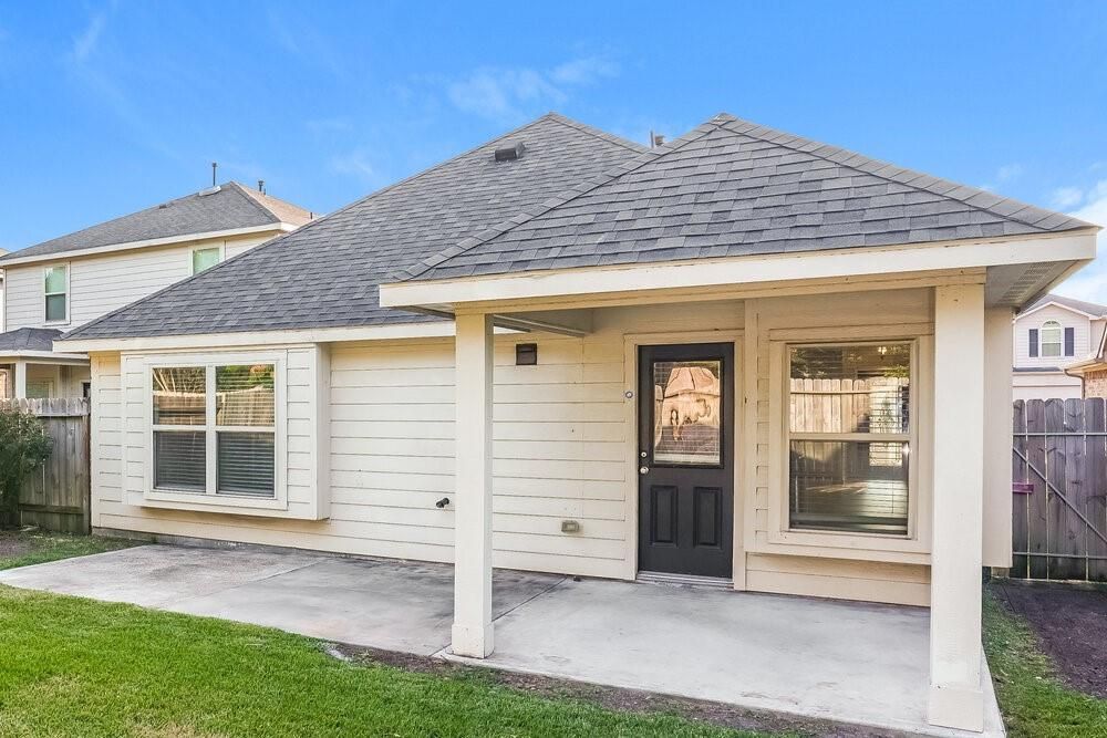 Exterior, Facade, None