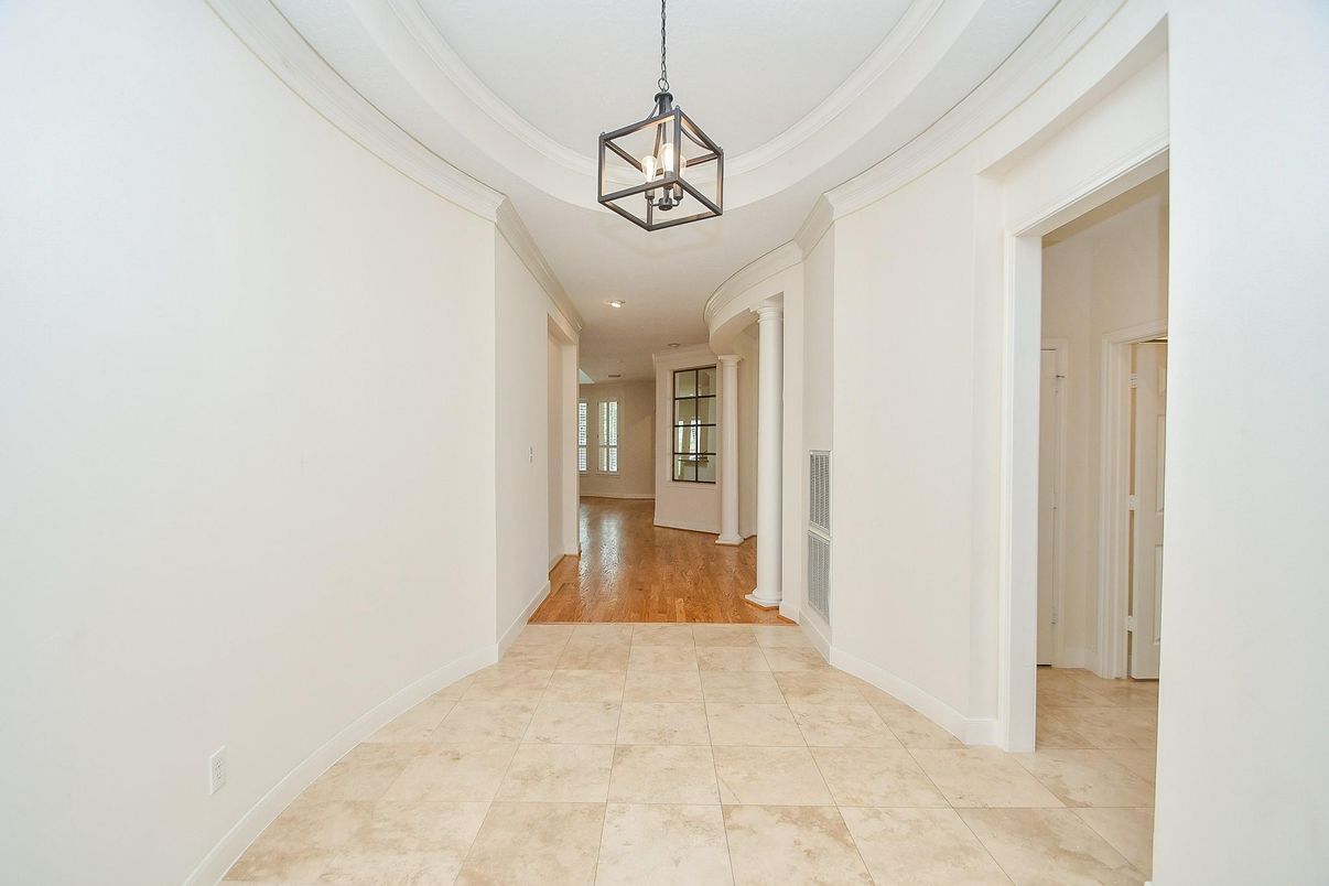 Interior, Pendant Lights, Recessed Lighting, Wood Texture Flooring