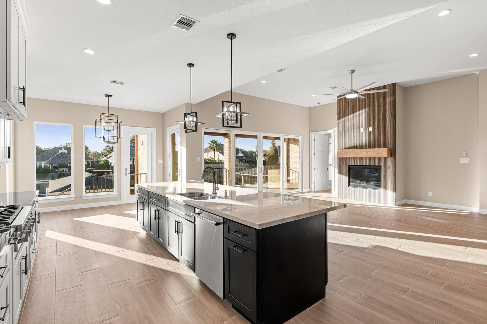 Fireplace, Interior, Kitchen, Pendant Lights, Recessed Lighting, Wood Texture Flooring