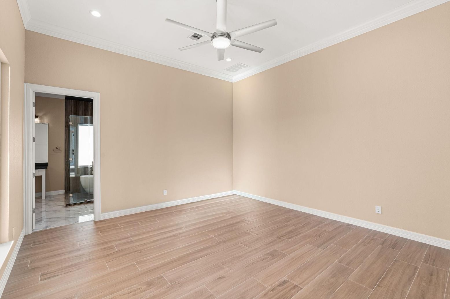 Empty room, Interior, Recessed Lighting, Wood Texture Flooring