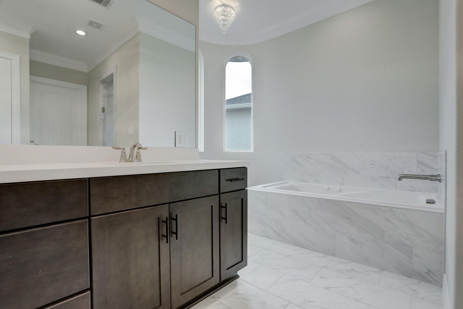Bathroom, Interior, Marble, Marble Walls, Recessed Lighting