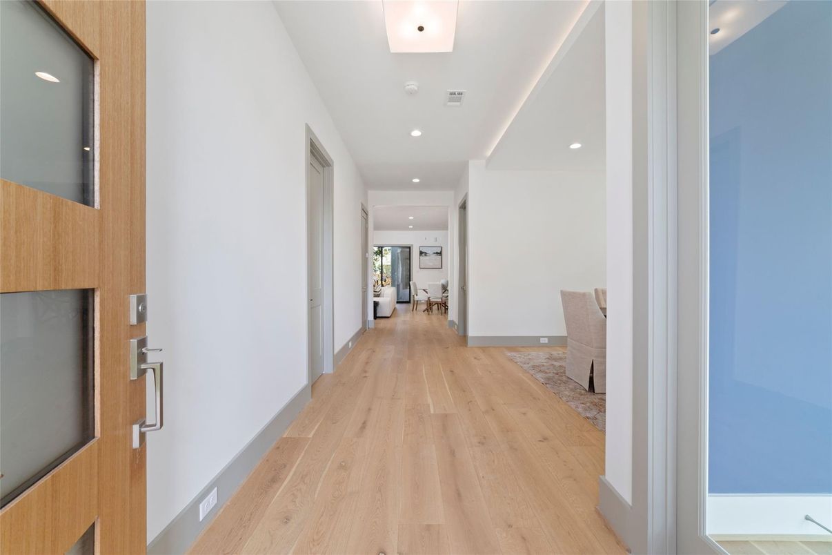 Interior, Recessed Lighting, Wood Texture Flooring