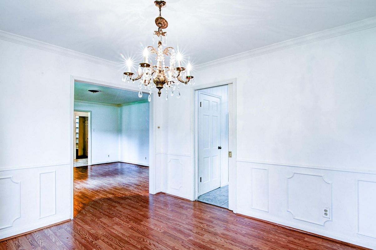 Chandelier, Empty room, Interior, Wood Texture Flooring