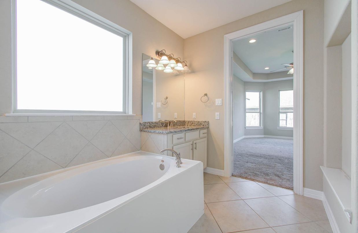 Bathroom, Interior, Recessed Lighting