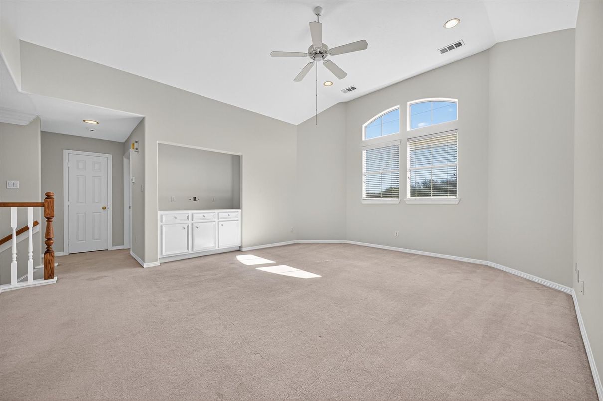 Empty room, Interior, Recessed Lighting